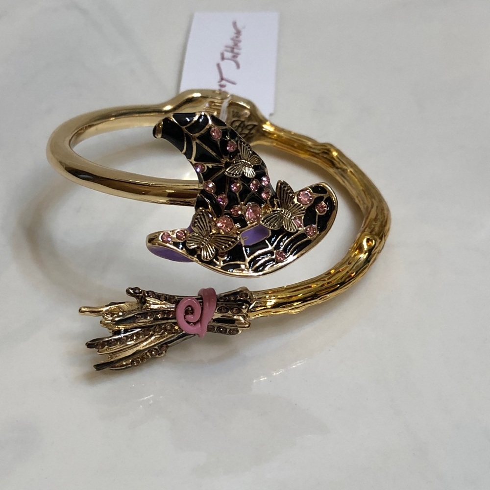 Betsey Johnson Black Witch Hat Butterfly Accents & Crystal Bypass Bangle NWT - Picture 12 of 16